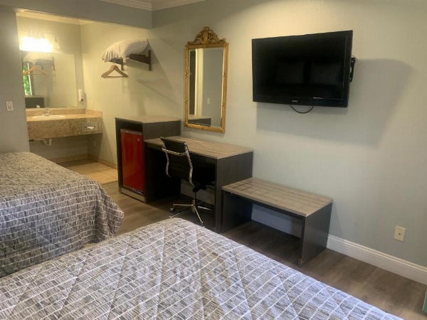 Monterey Oceanside Inn image 15